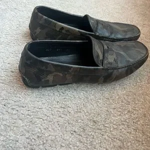 Prada, leather, camouflage loafers in excellent condition. Prada Green Camouflage Print Saffiano Leather Loafers Size  main image 2